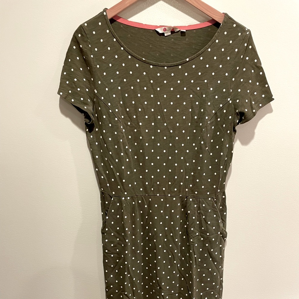 Boden Olive polka dot short sleeve dress